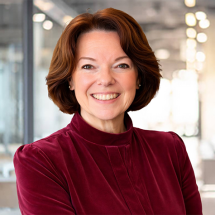 Barbara Vandegrift headshot