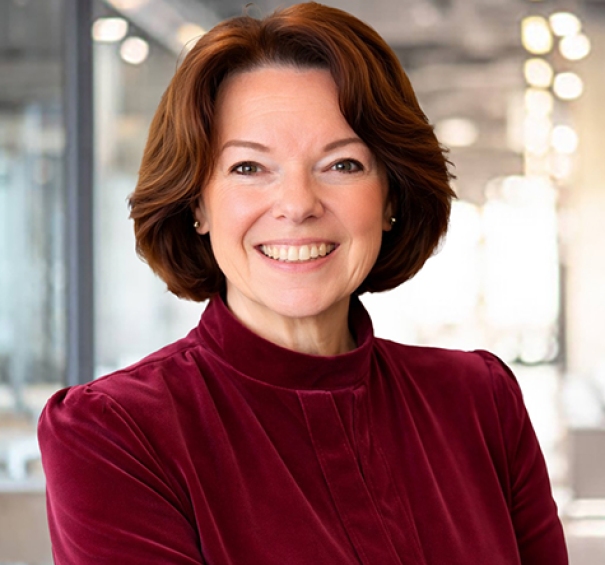 Barbara Vandegrift headshot